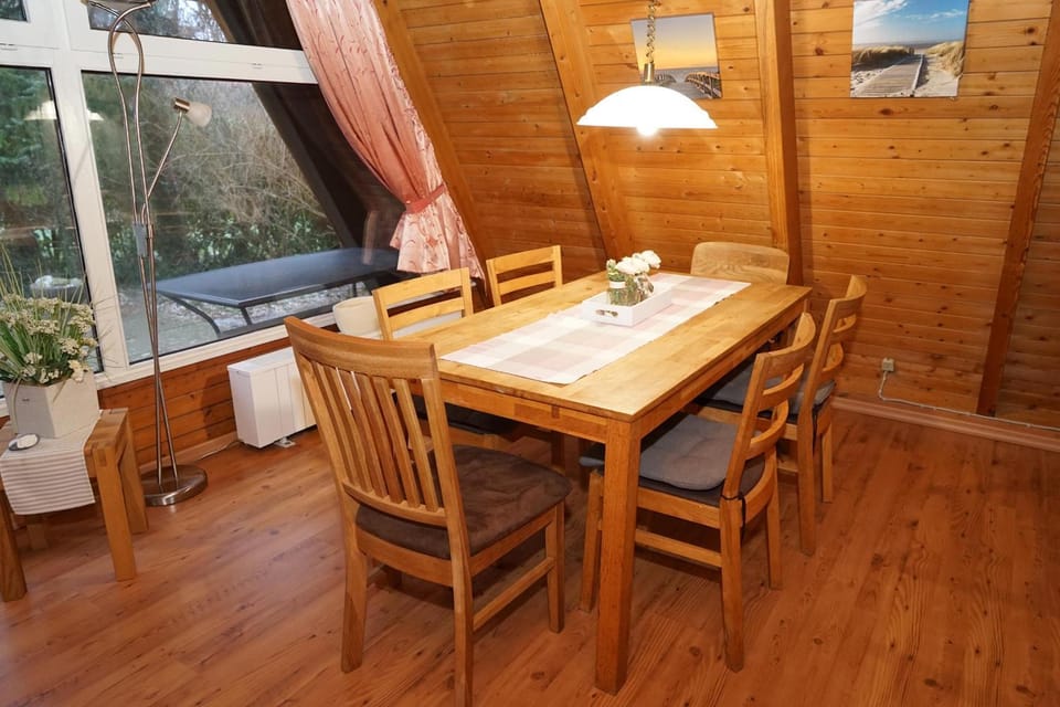 Zeltdachhaus mit grossem Grundstück House in Damp