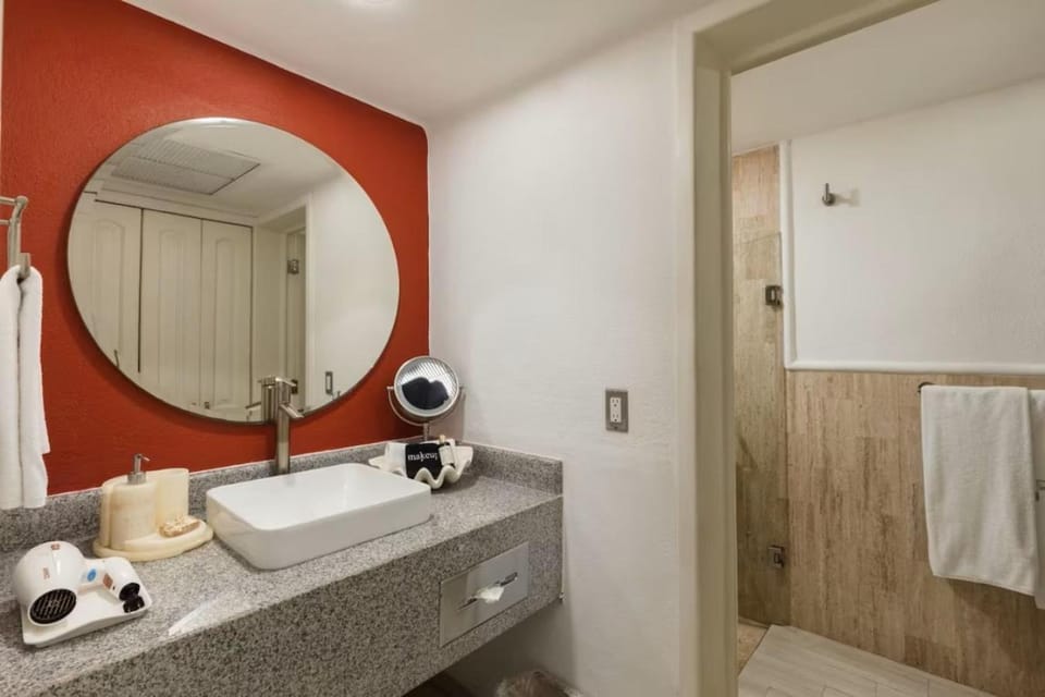 Shower, Bathroom, towels