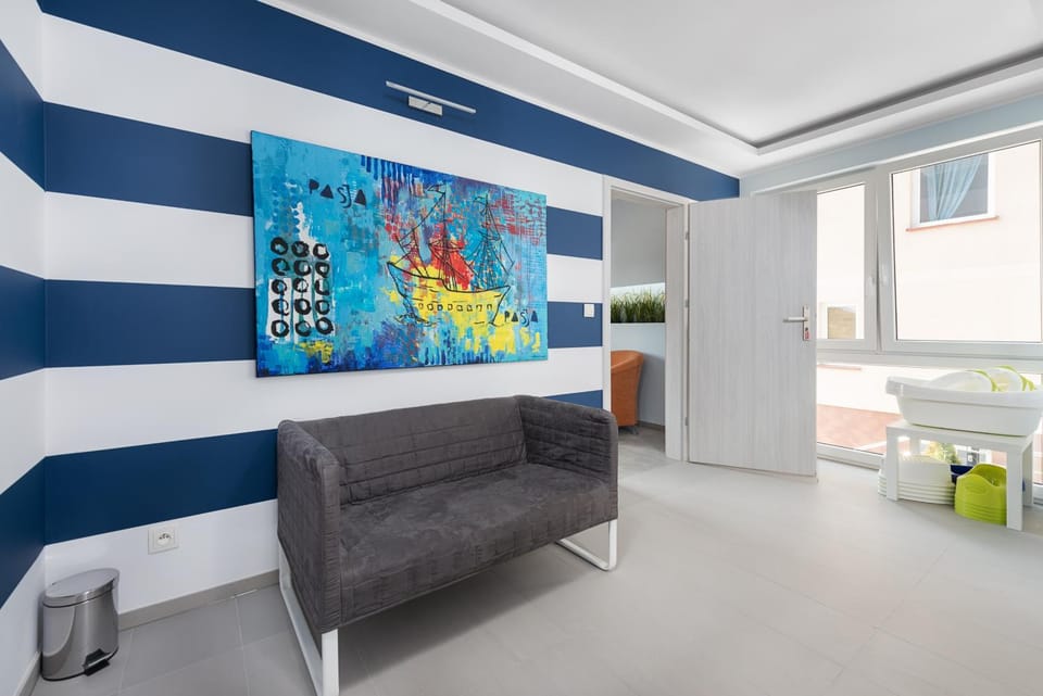 Property building, Facade/entrance, Lobby or reception