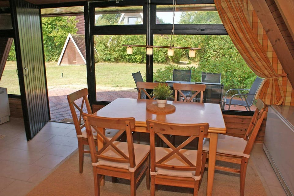 Zeltdachhaus _ sehr strandnah fuer House in Damp