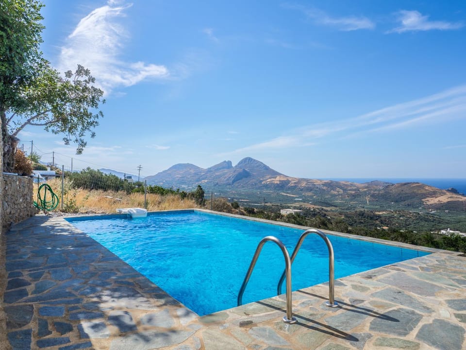 Property building, Garden, Swimming pool