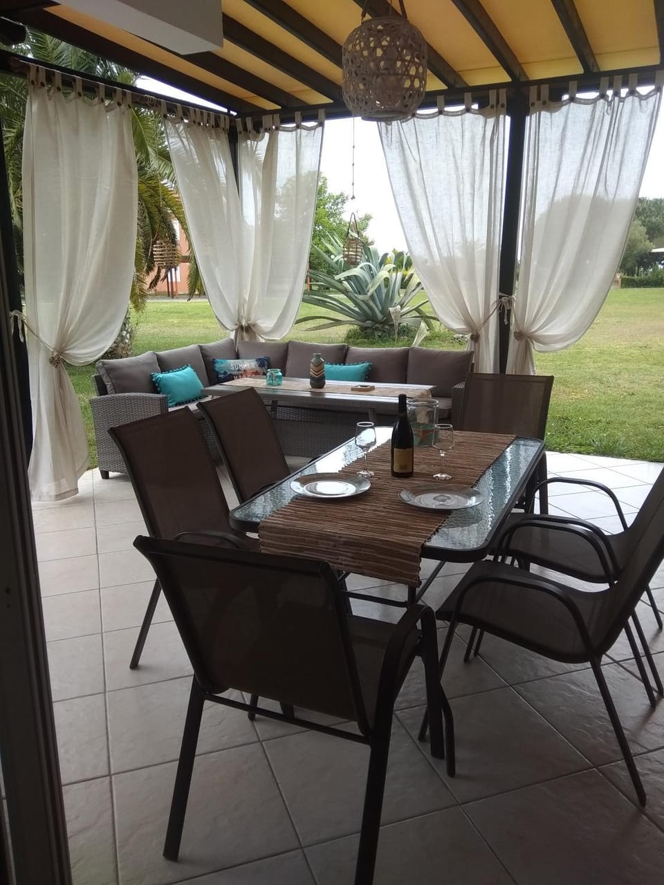 Patio, Garden, Seating area, Dining area, Garden view