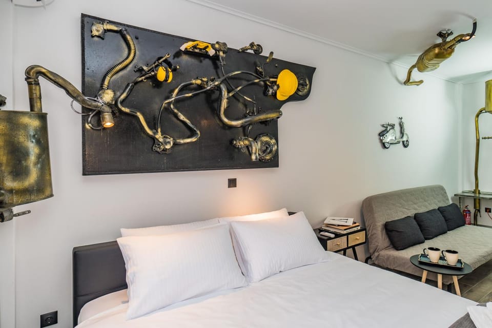 GraffitiSuites#Garage Apartment in Thessaloniki