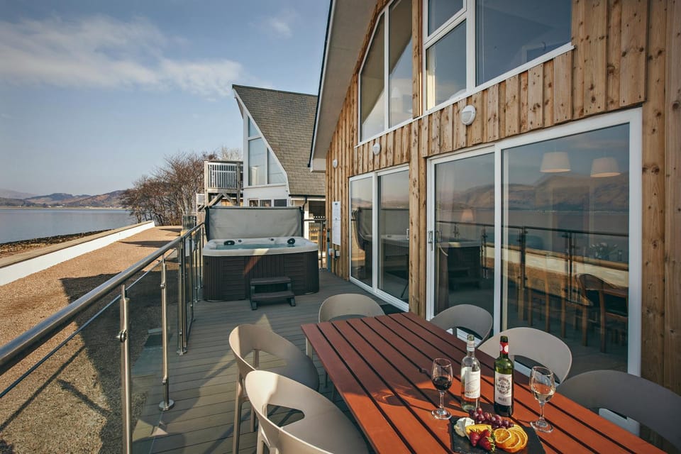 Property building, Patio, Communal lounge/ TV room, Day, Natural landscape, View (from property/room), Balcony/Terrace, Seating area, Dining area, Evening entertainment