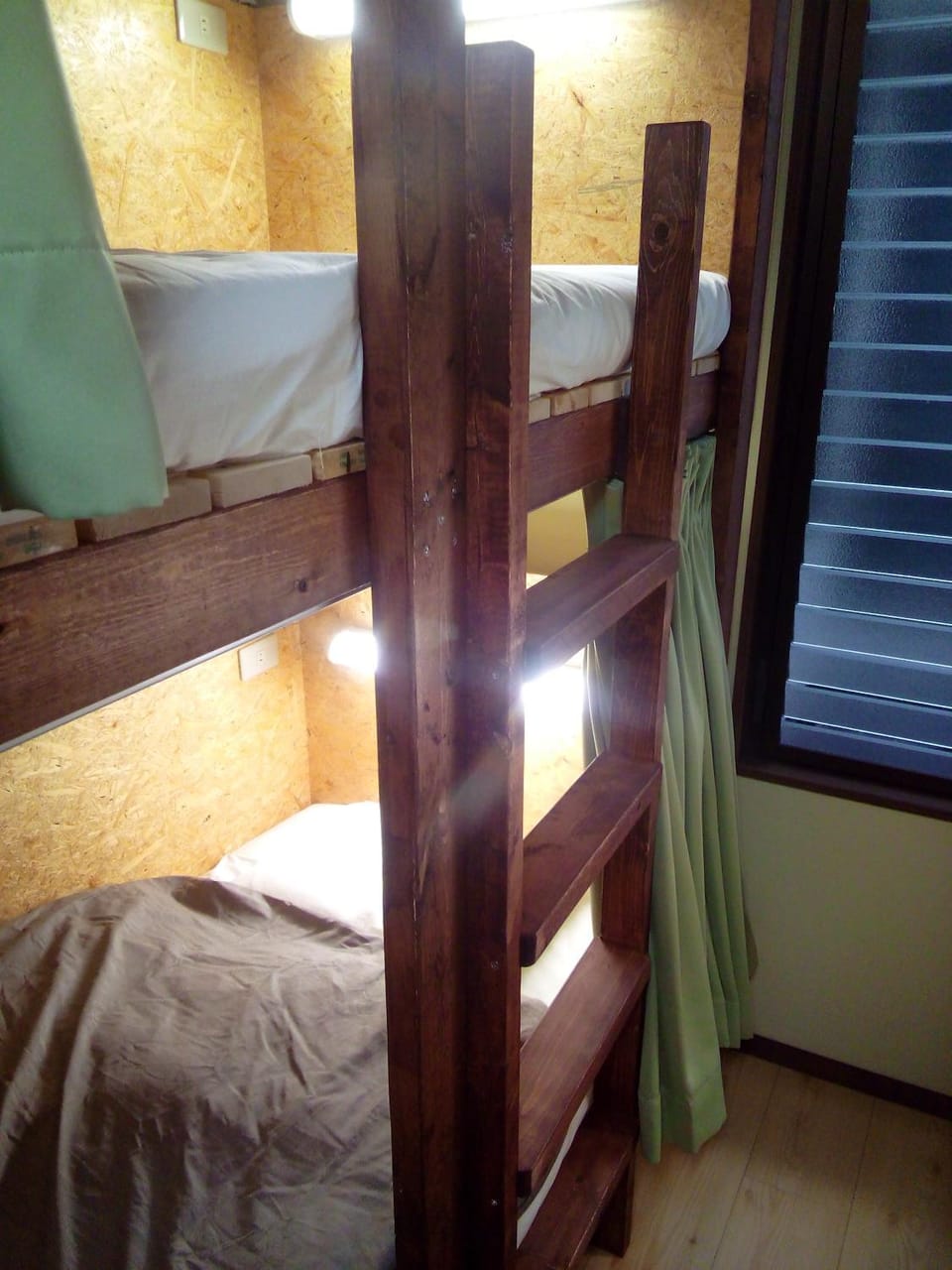woodon Bed and Breakfast in Osaka