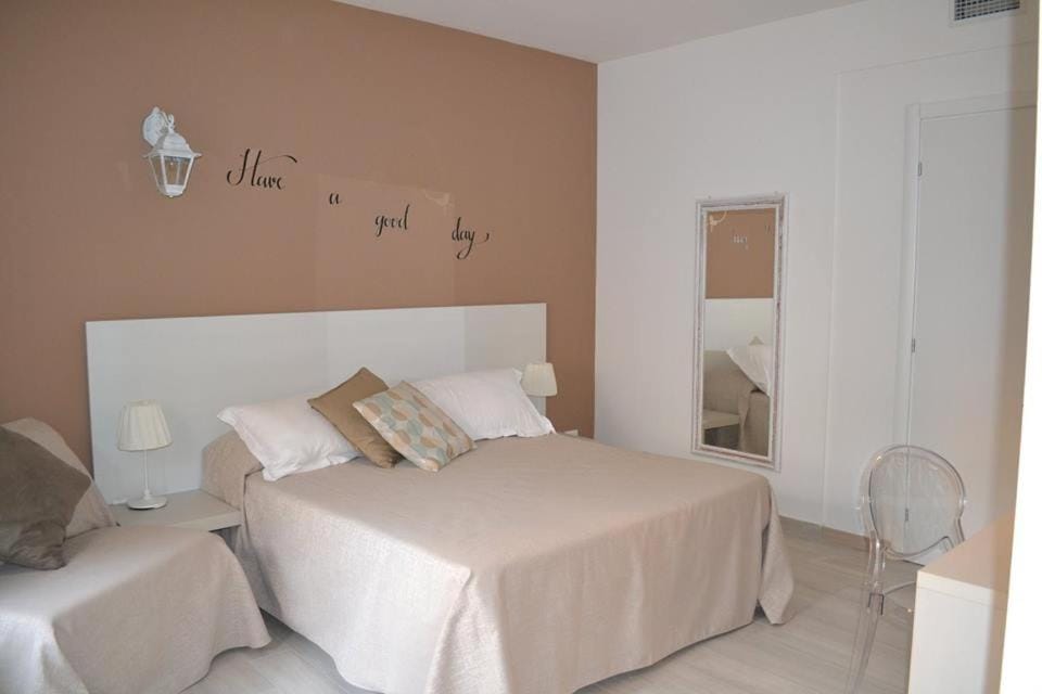 Bed, Photo of the whole room, Bedroom, furniture