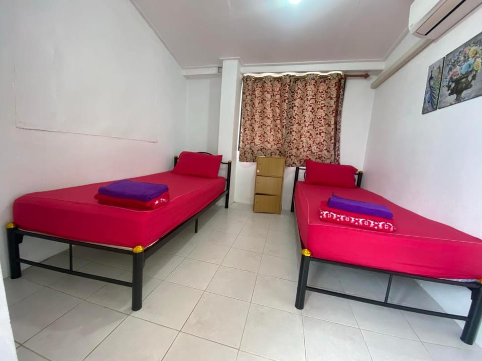 Seventeen Hostel Bed and Breakfast in Ban Tai