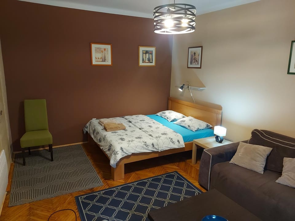 BY THE PARK free parking Apartment in Belgrade