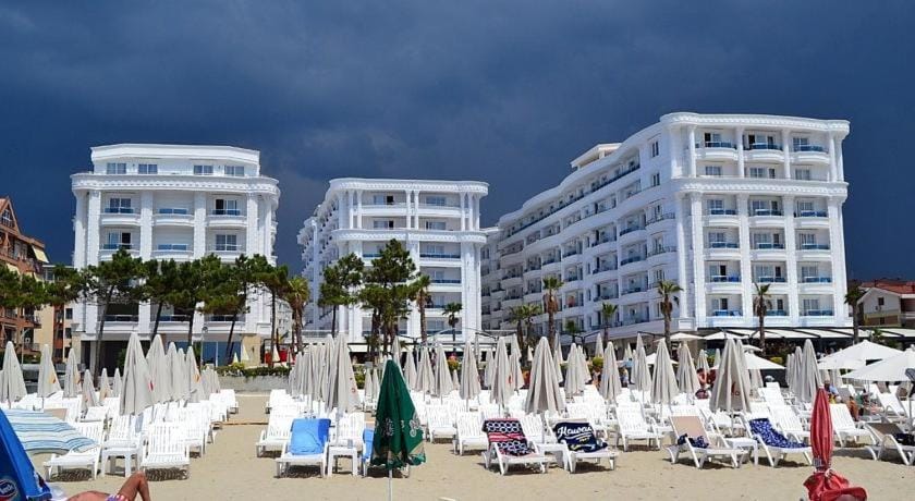 Neighbourhood, Beach