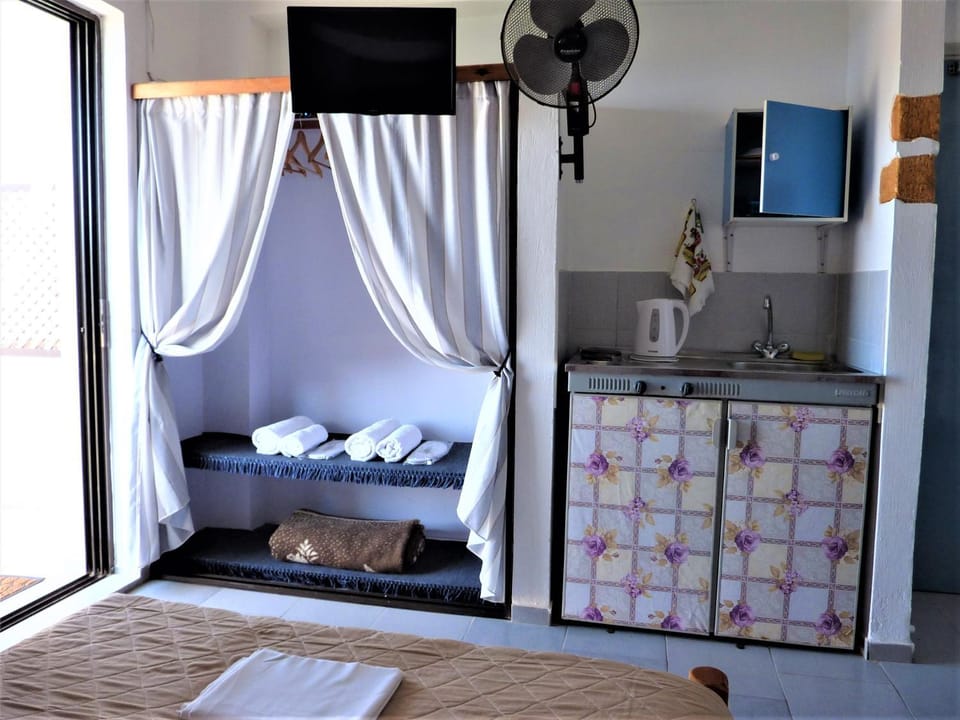 TV and multimedia, Kitchen or kitchenette