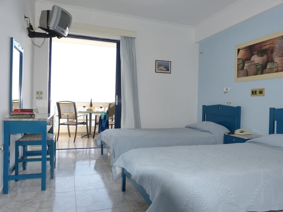 Day, Photo of the whole room