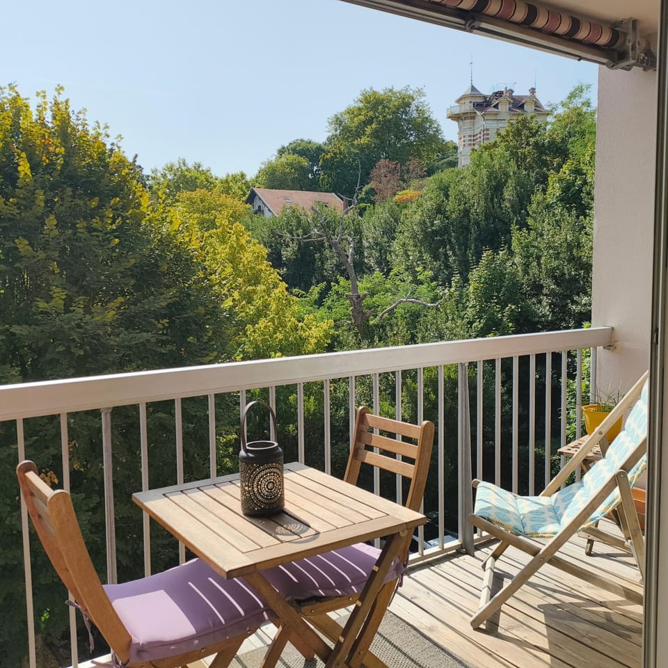View (from property/room), Dining area
