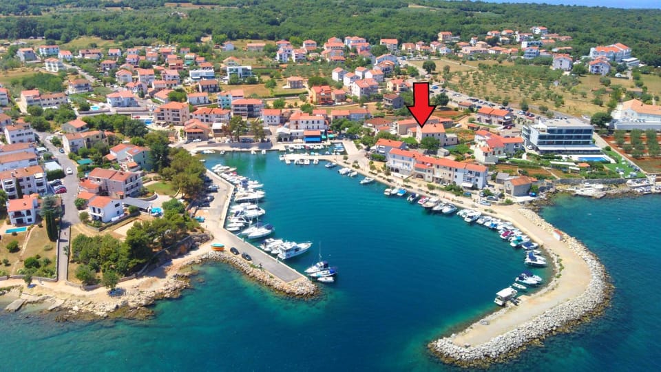 Property building, Bird's eye view, Location