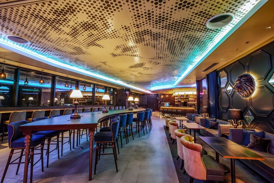 Nightclub / DJ, Lounge or bar, Lounge or bar