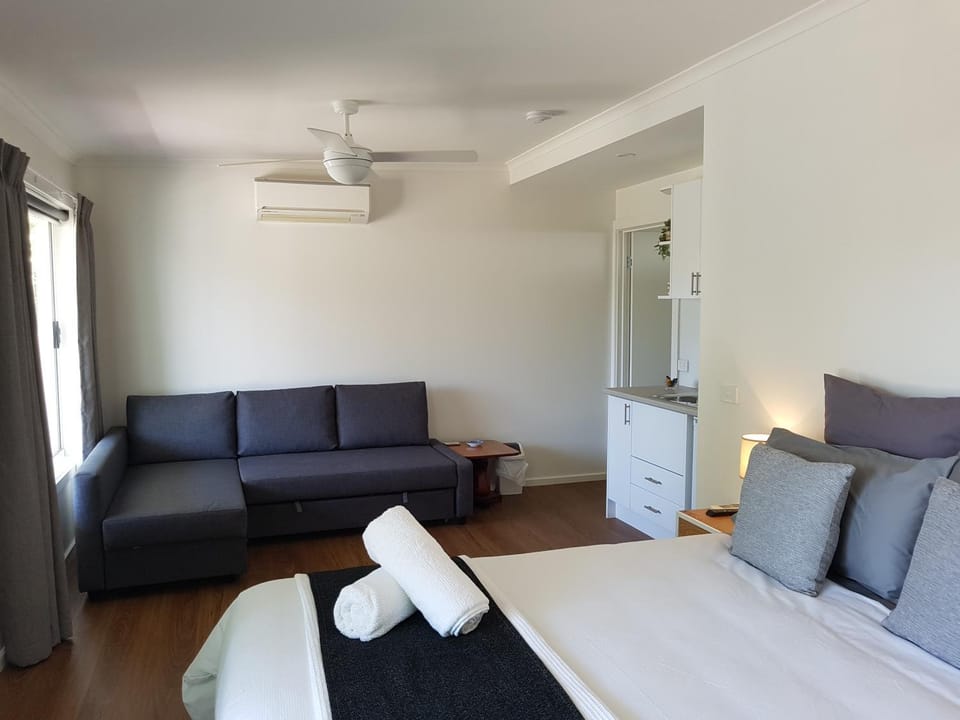 Seating area, Bedroom