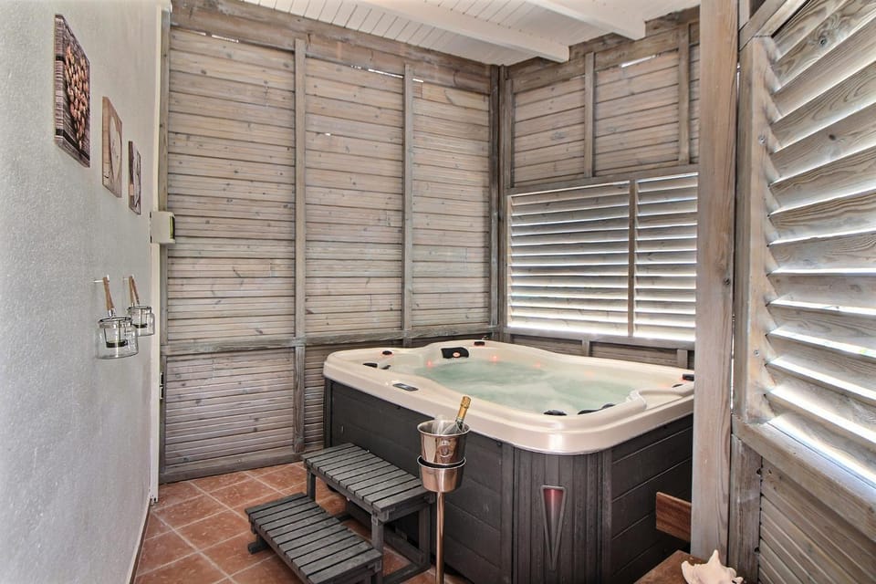 Appartement THOMANA , jacuzzi privé, plage à 200 m Apartment in Grande-Terre, Guadeloupe