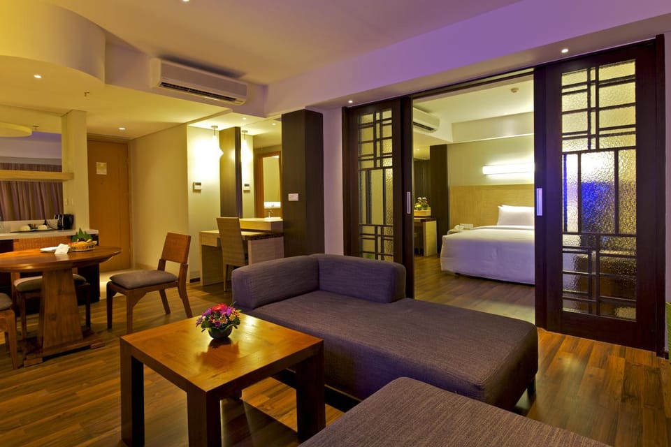 Bed, Living room