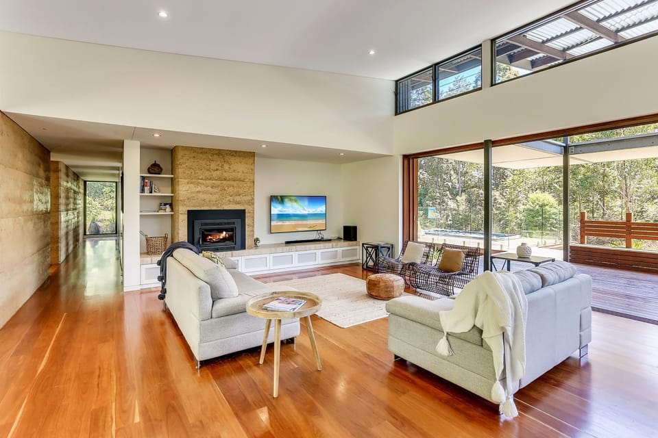 TV and multimedia, Living room, Seating area, flat iron