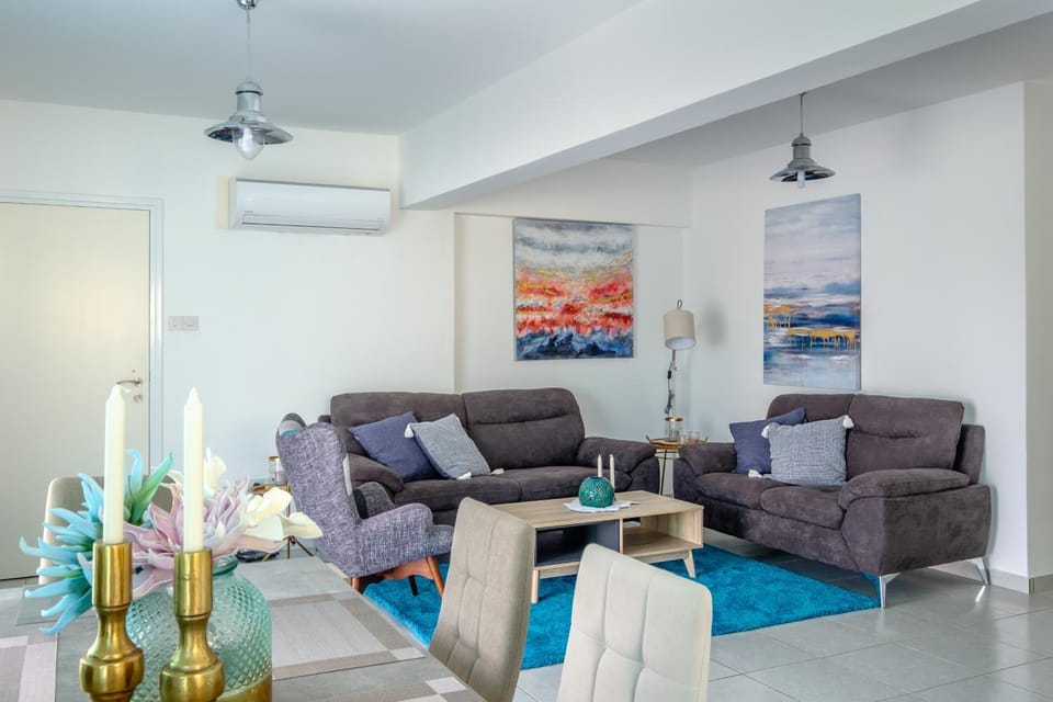 Living room, Seating area, air conditioner