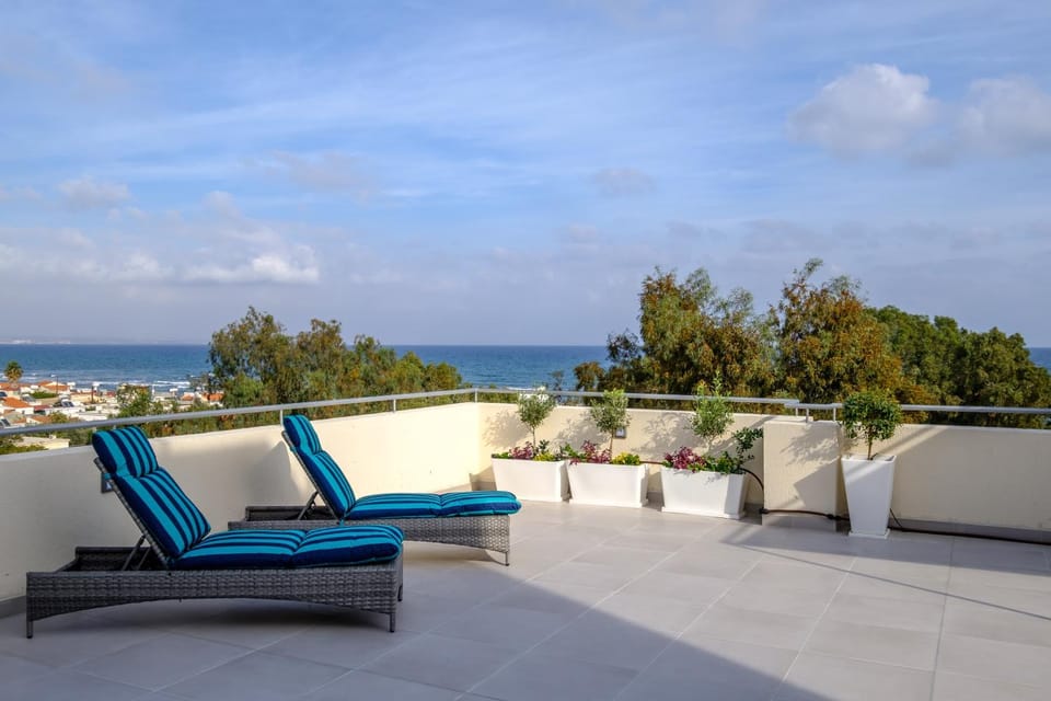 Patio, Day, View (from property/room), Balcony/Terrace, Seating area, Sea view