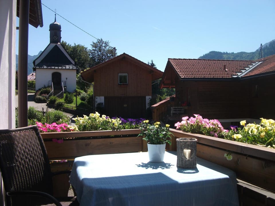 Balcony/Terrace, Decorative detail, Mountain view