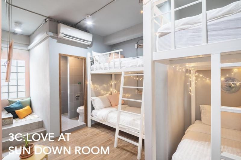 Better Moon Guesthouse Bed and Breakfast in Bangkok