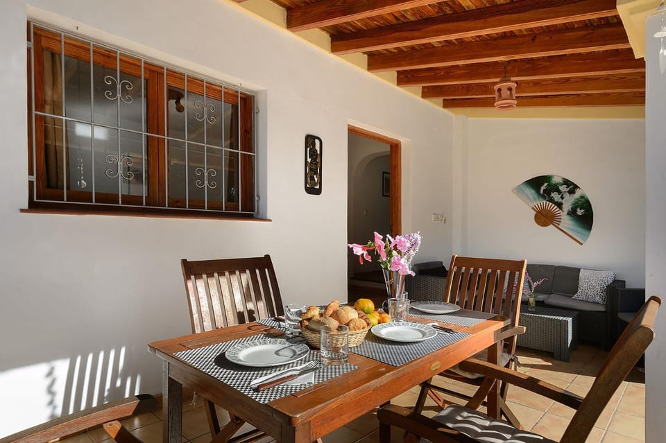Balcony/Terrace, Lobby or reception, Food and drinks