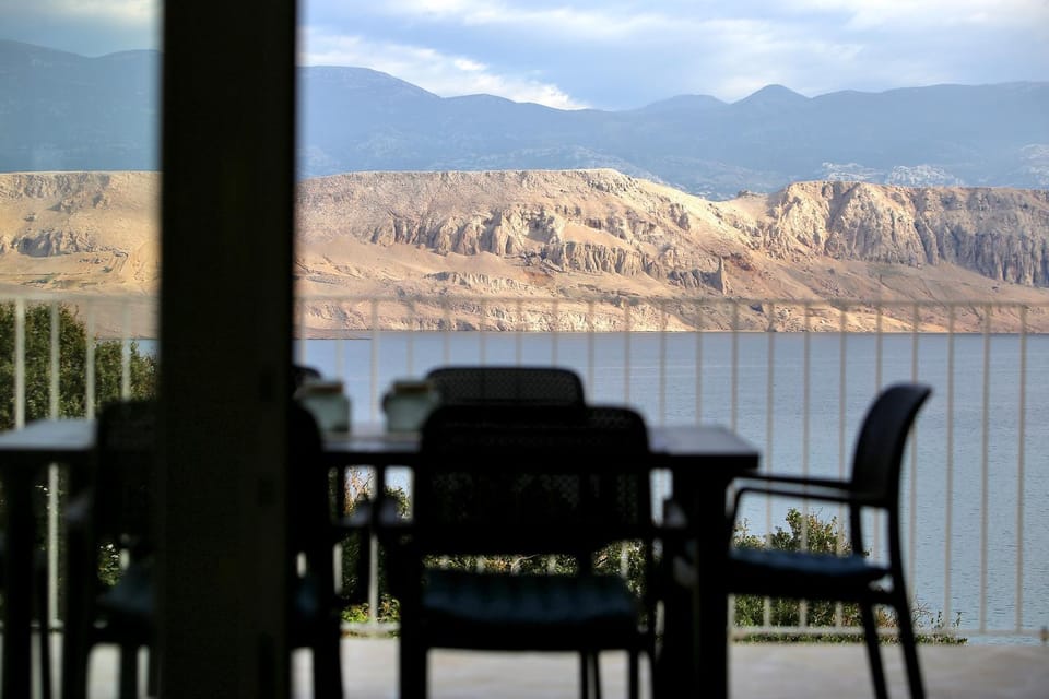 Balcony/Terrace, Mountain view