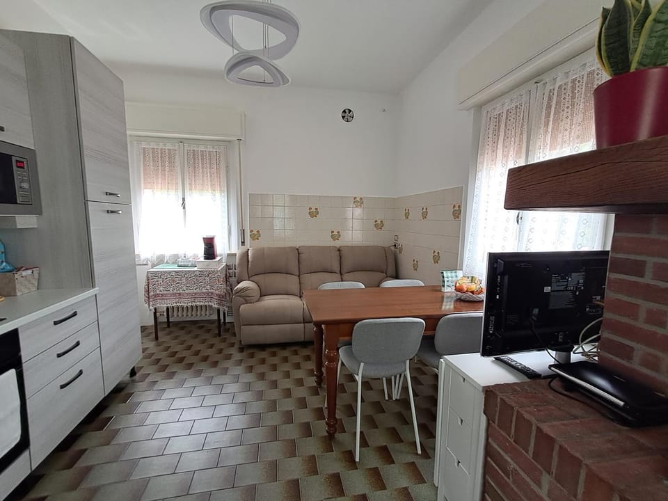 intero appartamento con giardino e colazione Dario Apartment in Parma