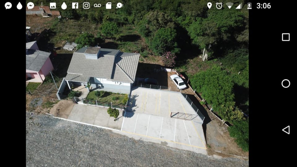 Property building, Day, Neighbourhood, Bird's eye view, View (from property/room), Street view, Parking