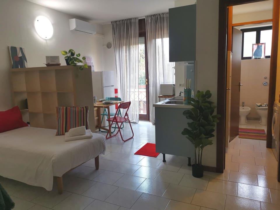 Bathroom, Kitchen or kitchenette, Living room, Seating area