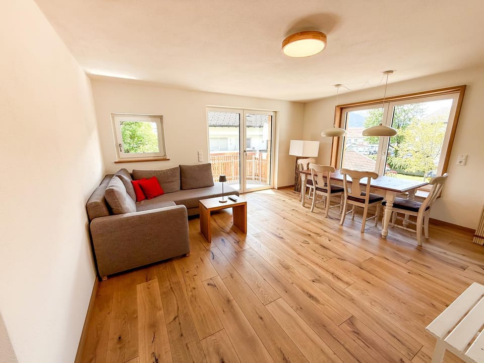 Living room, Seating area, Dining area