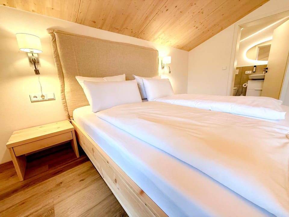 Bed, Bedroom, wardrobe