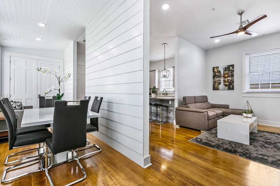 Living room, Seating area, Dining area