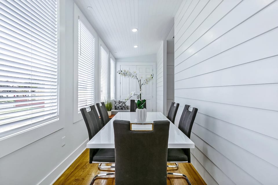 Seating area, Dining area