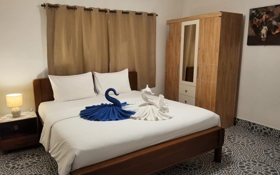 Bedroom, towels, wardrobe