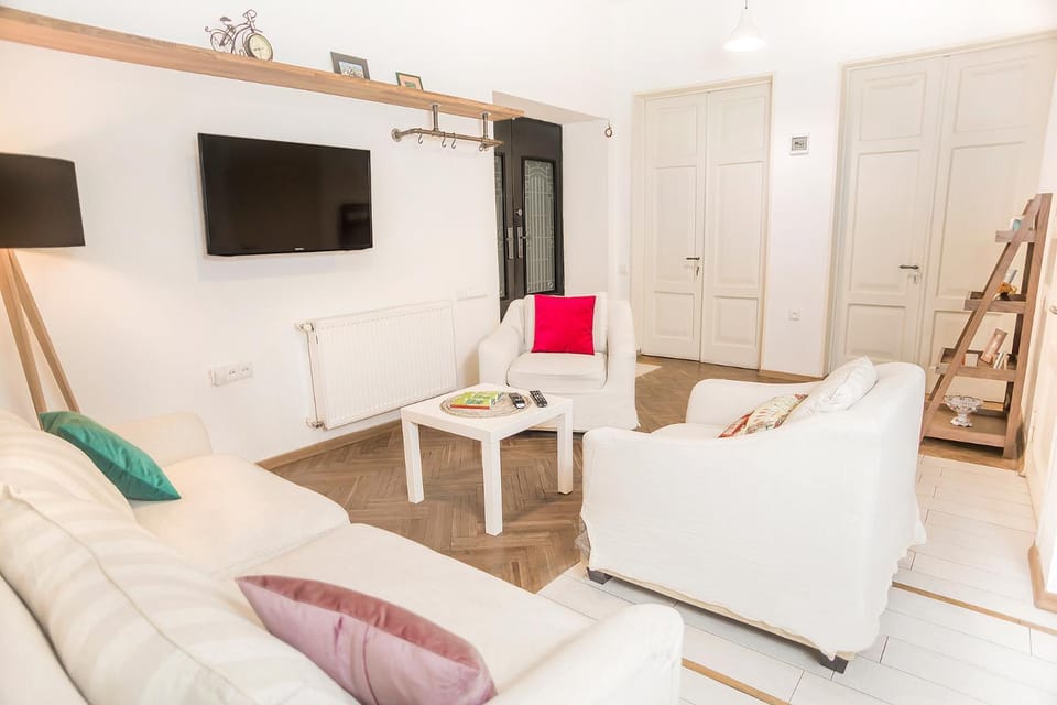Tbilisi center 2 BD 80sq with Balcony and High ceiling Apartment in Tbilisi, Georgia