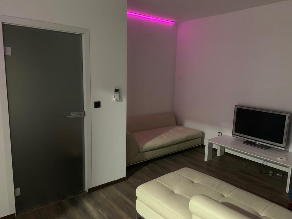 Communal lounge/ TV room, Night, Photo of the whole room