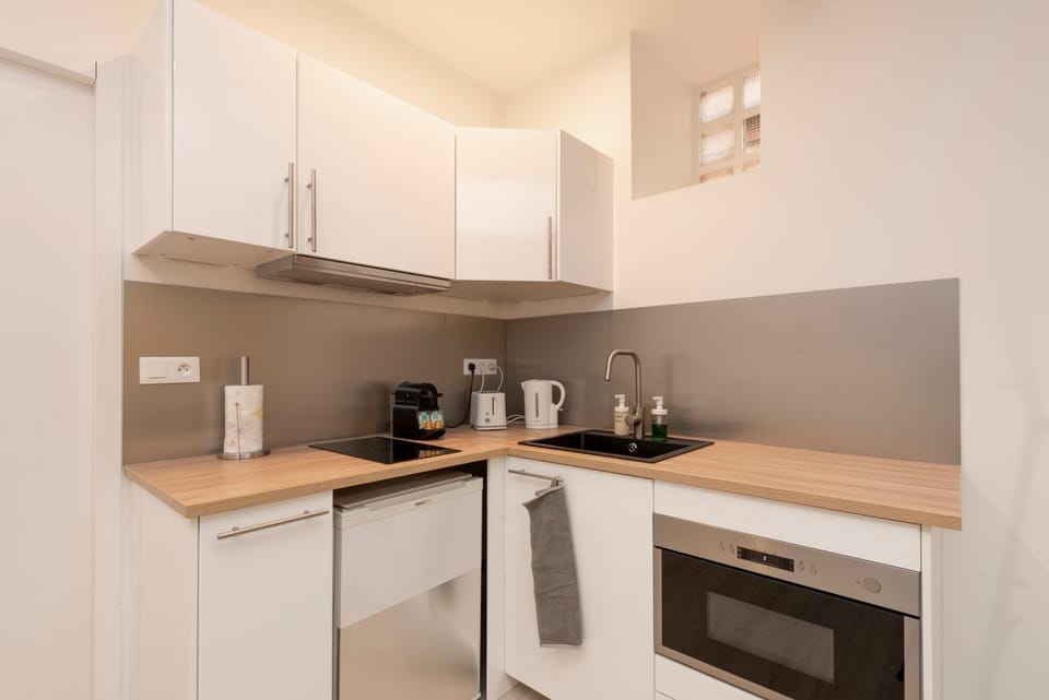 Kitchen or kitchenette, Dining area, Communal kitchen