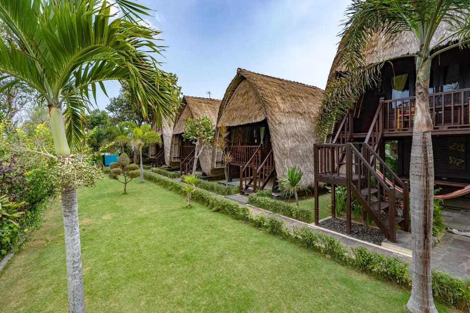 Property building, Day, Garden, Garden view