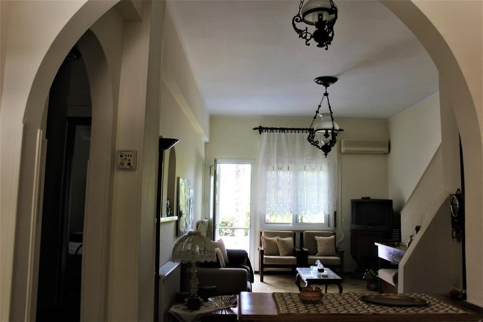 Living room, Photo of the whole room