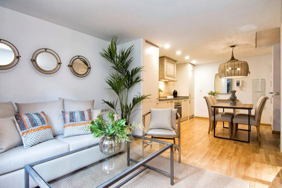 Kitchen or kitchenette, Living room, Dining area