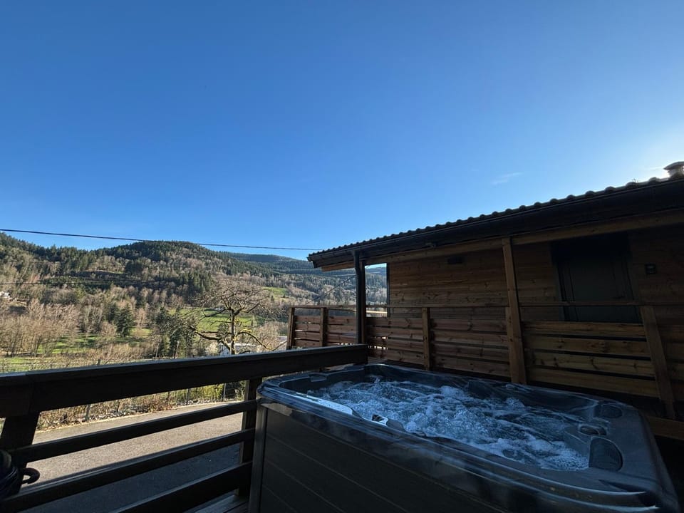 Chalet du Faubourg & Jacuzzi, proximité Gerardmer & La Bresse Chalet in Gérardmer