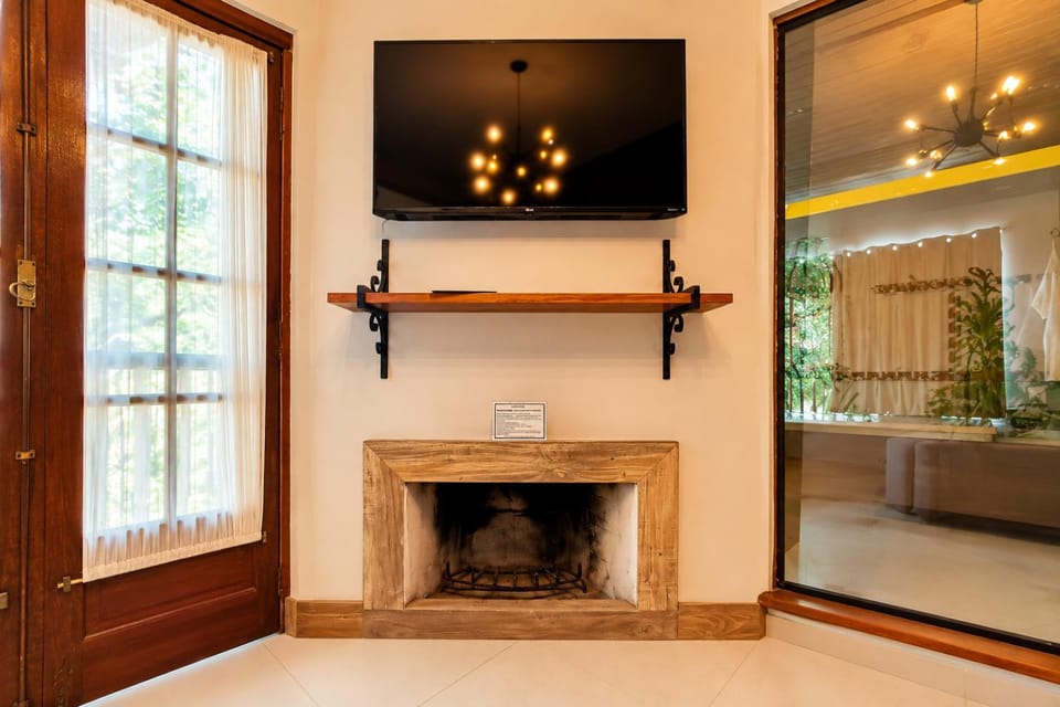 TV and multimedia, fireplace