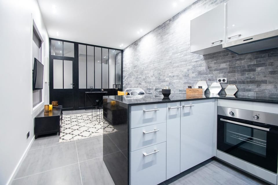 Kitchen or kitchenette, Living room
