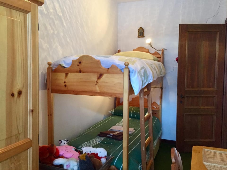 bunk bed