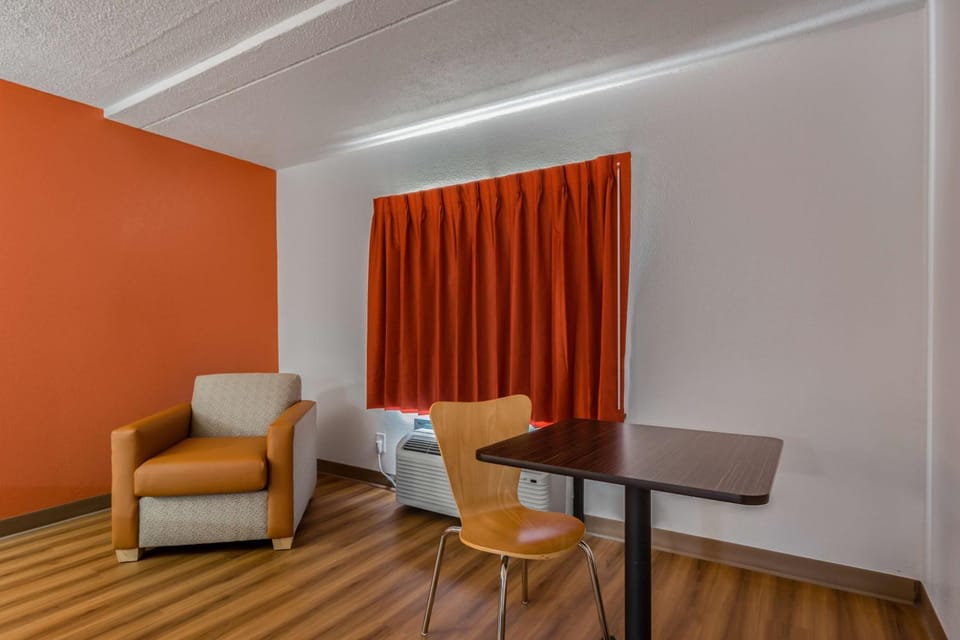 Photo of the whole room, Seating area, On site