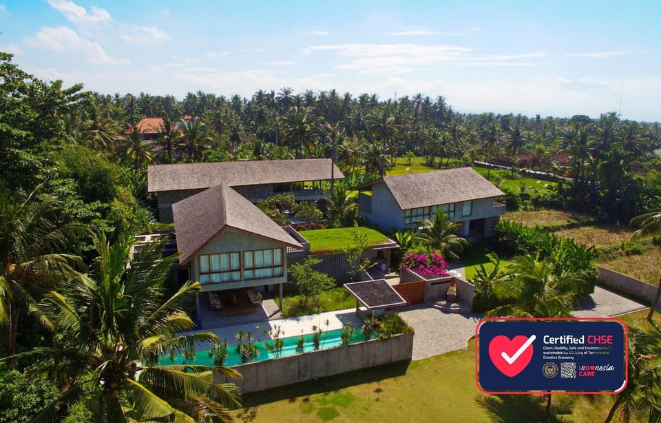 Property building, Day, Natural landscape, Bird's eye view, Swimming pool