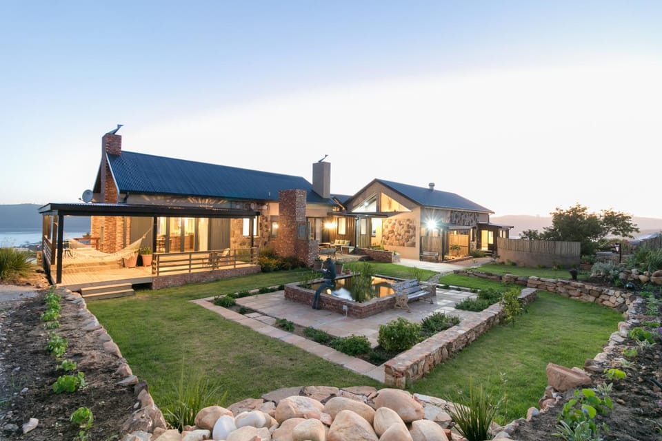 Property building, Day, Garden, Garden view