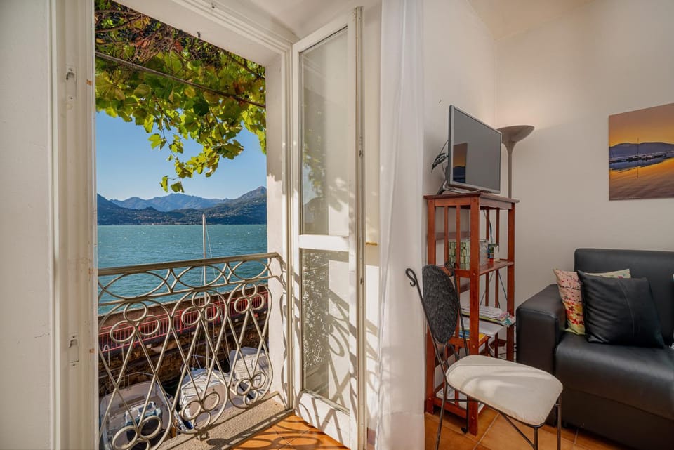 Casa Pergola Apartment in Varenna